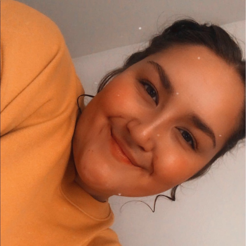 Meet your Posher, Alexis
